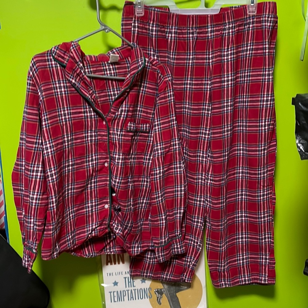 Liz Claiborne Pajama Set